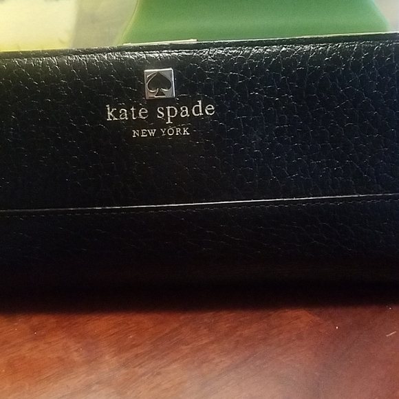 Kate Spade black leather wristlet - Picture 6 of 6